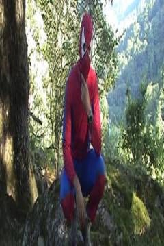 Spiderboy vs el duende del bosque (2009) 30’’